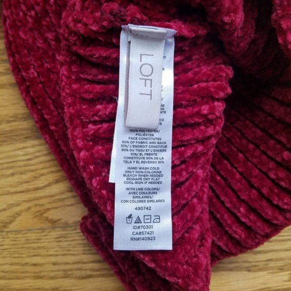 Loft Beanie Chenille Faux Fur Pom Pom Hat Maroon Red Wine Cozy Warm Classic Boho